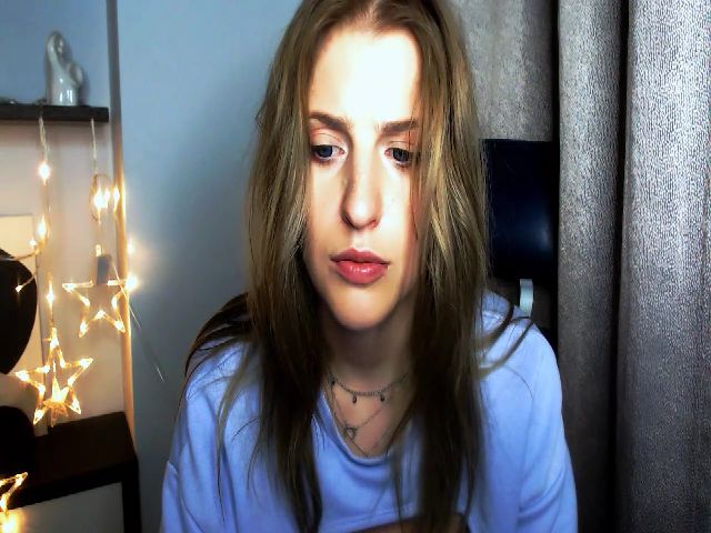 Live sex webcam photo for Sofia__White #261046892