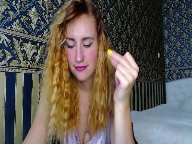 Live sex webcam photo for SpicyDessert #265296947