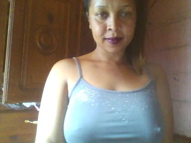 Live sex webcam photo for big-ass-sexy #241419757