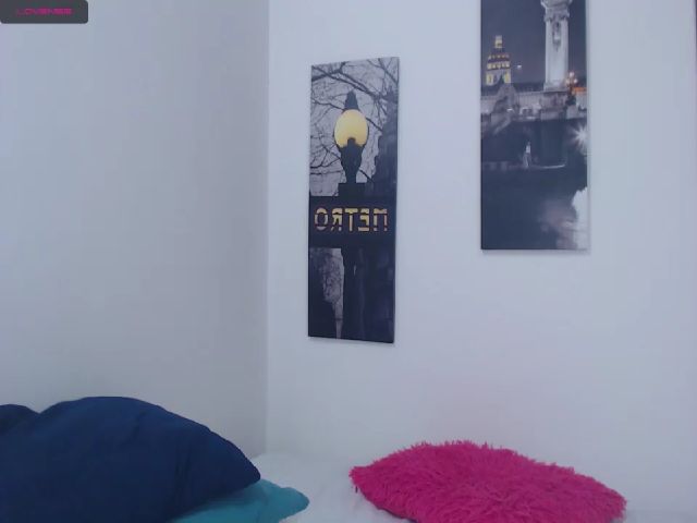 Live sex webcam photo for Alessiafioore #254213915