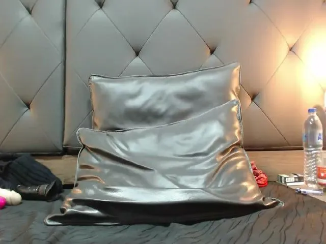 Live sex webcam photo for AnaSaenz #253618730