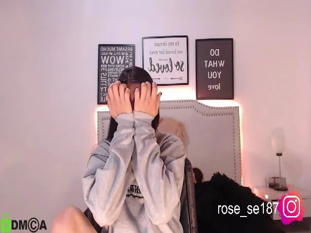 Live sex webcam photo for Rose_se #255264917