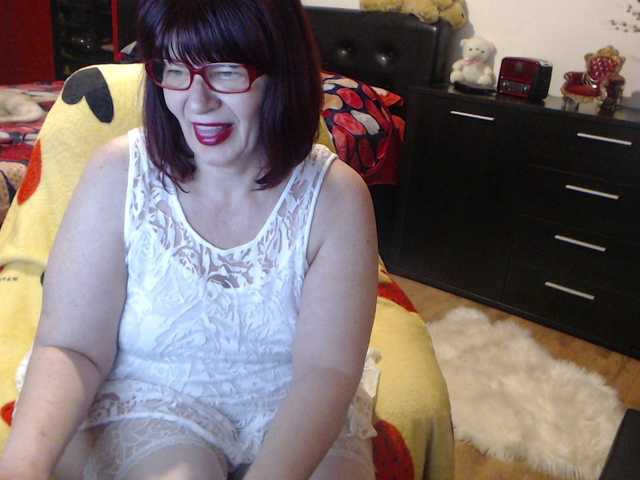 Live sex webcam photo for MissScarllet #241166875