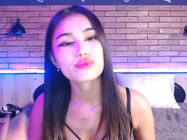 Live sex webcam photo for full-moon #248180892
