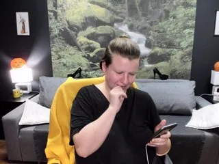 Live sex webcam photo for CoconutLegs #240779561