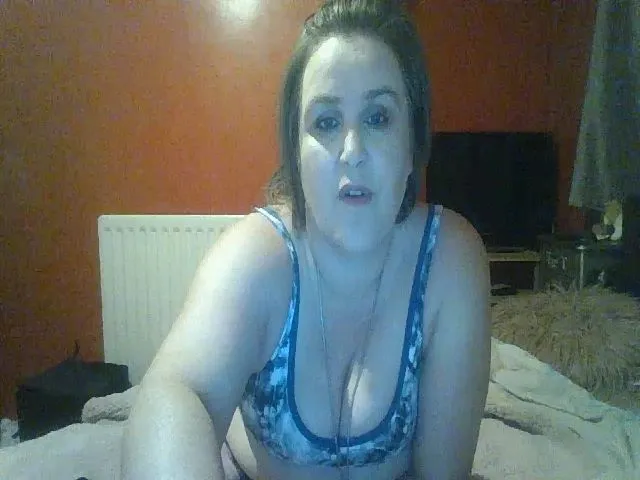 Live sex webcam photo for YUMMYMUMMY39 #252309161
