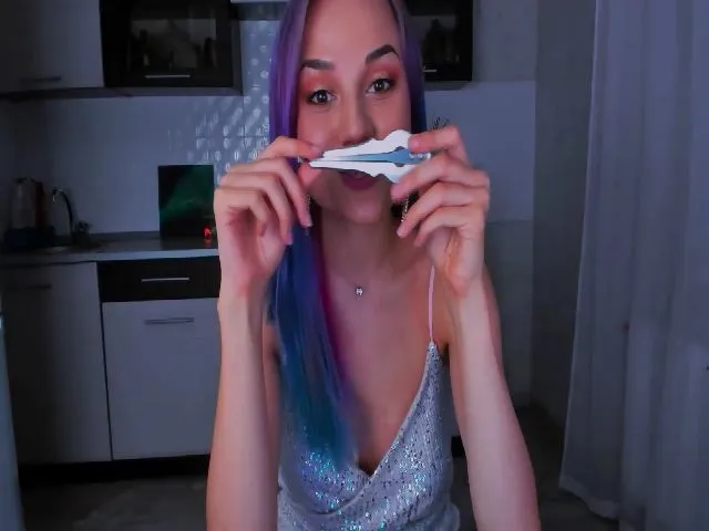 Live sex webcam photo for PurpleJuno #255759366