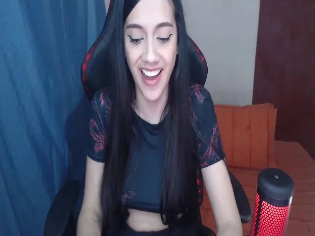 Live sex webcam photo for Evi3Kat #262993464