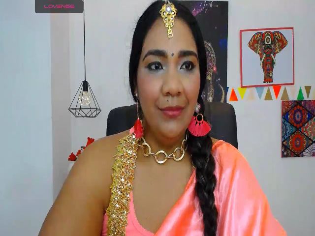 Live sex webcam photo for IndianMama #254507046