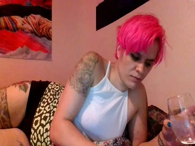 Live sex webcam photo for Potmommy222 #262946431