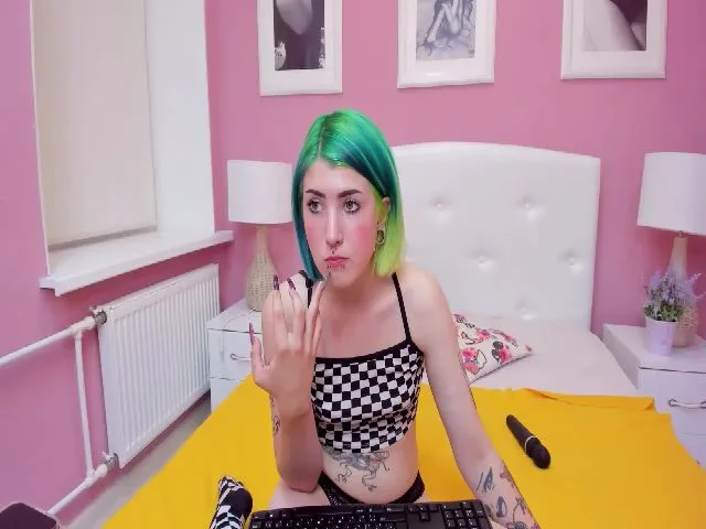 Live sex webcam photo for EllieSmile #258406961