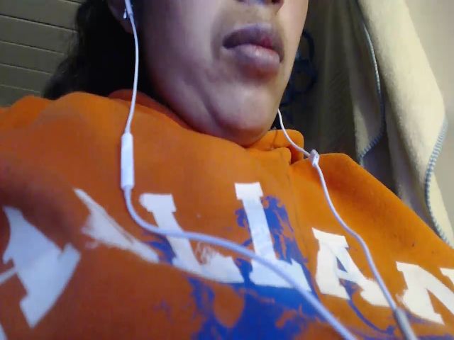 Live sex webcam photo for CHILENITAHOT #254380435