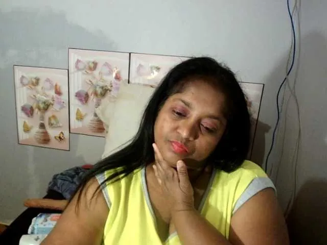 Live sex webcam photo for Indiantasha #287986095