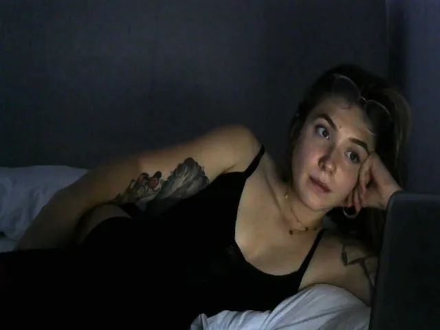 Live sex webcam photo for Tattoo_bbgirl #254523375