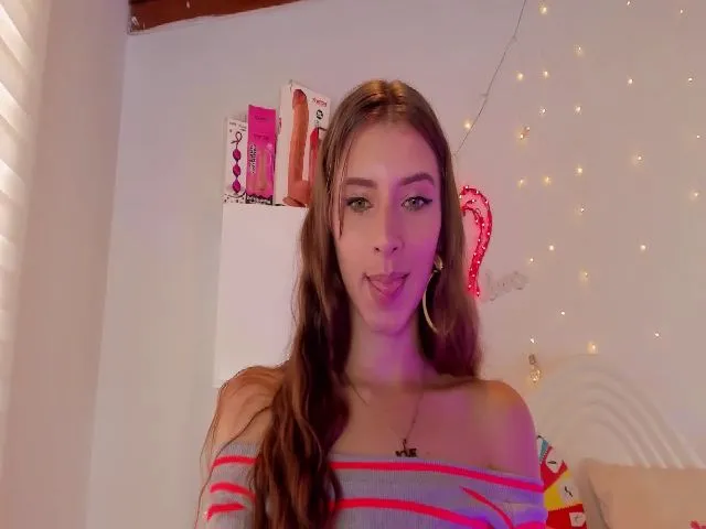 Live sex webcam photo for AlessaKitty #254541043