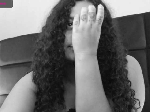 Live sex webcam photo for jamaicaawolf #262535604