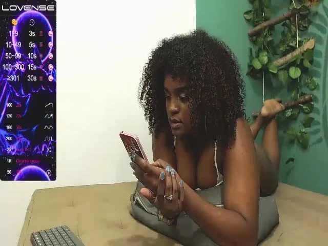 Live sex webcam photo for violet_cortes #255026278