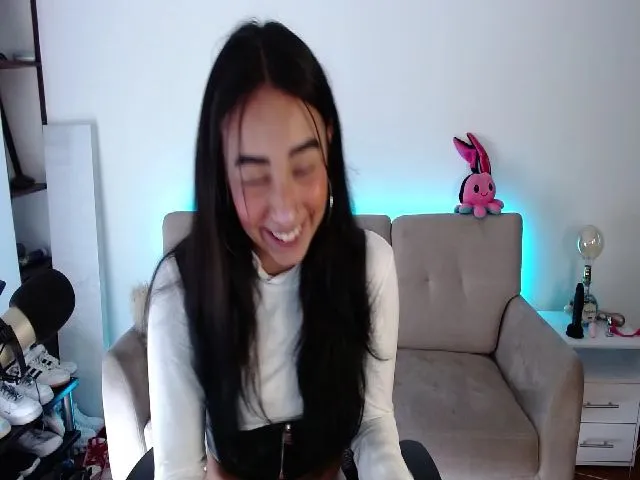 Live sex webcam photo for Jade7777 #264297648