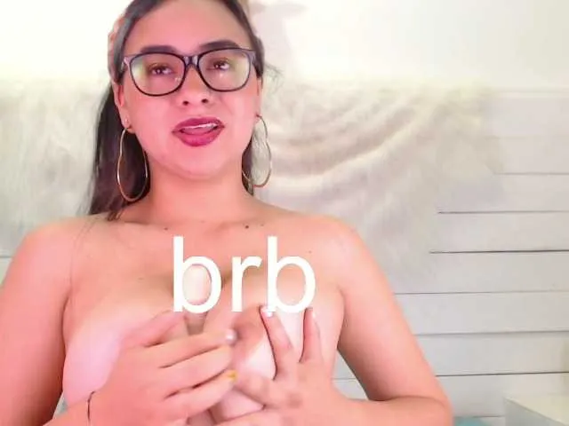 Live sex webcam photo for Miaa-jones #241331821