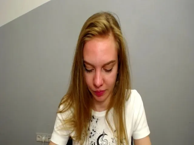Live sex webcam photo for HappySecret_ #260837032