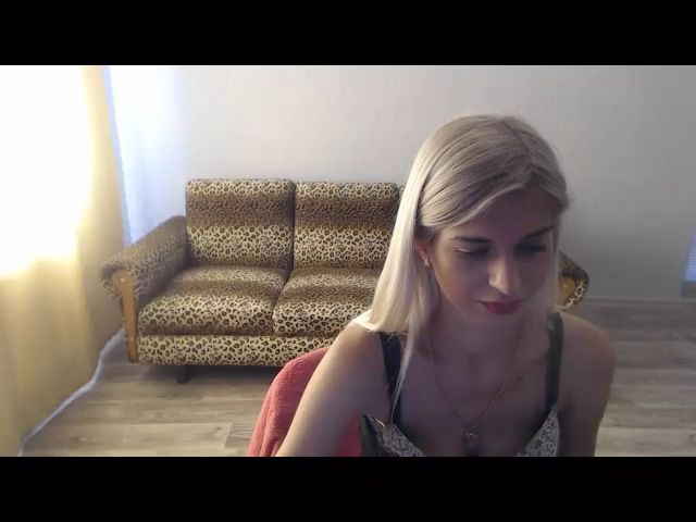 Live sex webcam photo for SexyBeatriice #258514732