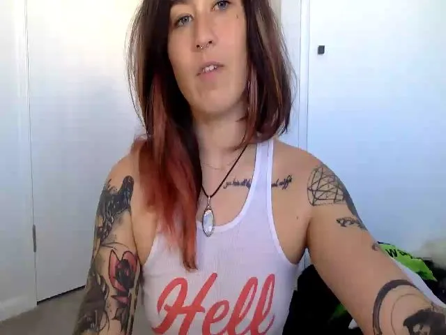 Live sex webcam photo for BillieFox_ #257338846