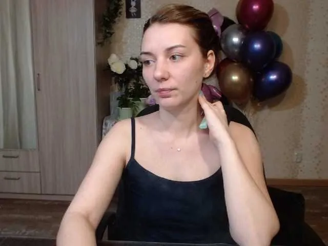 Live sex webcam photo for EmilyWild18 #241392889