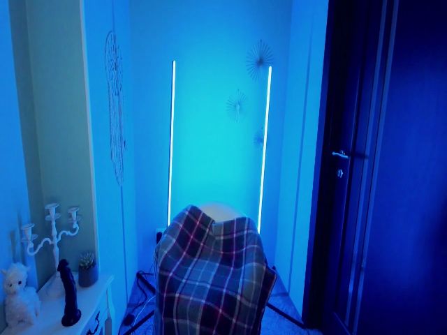 Live sex webcam photo for TinkerrBelll #264046042