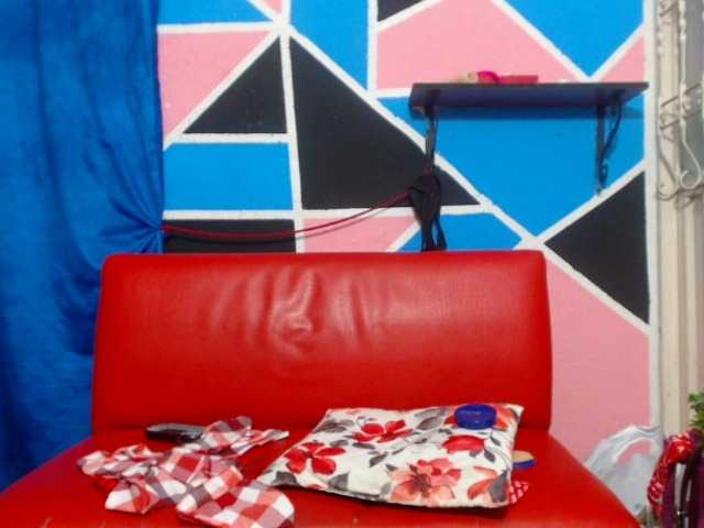 Live sex webcam photo for saranolimits #250422282