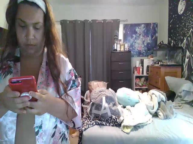 Live sex webcam photo for MelanieMel #262414822