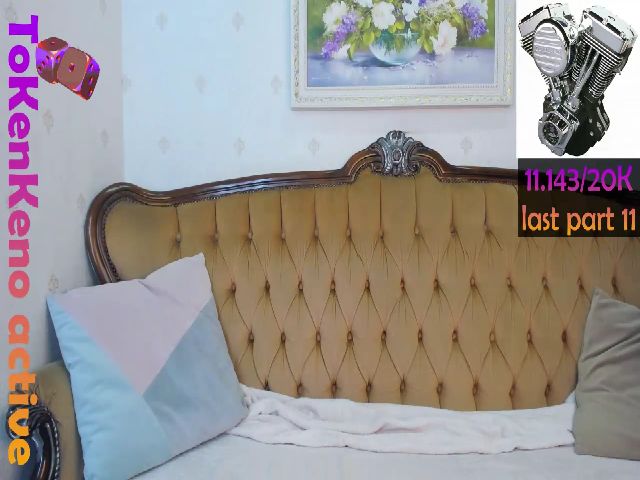 Live sex webcam photo for LisaMellow #259501207