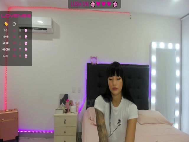 Live sex webcam photo for Kokoro_9 #261132627