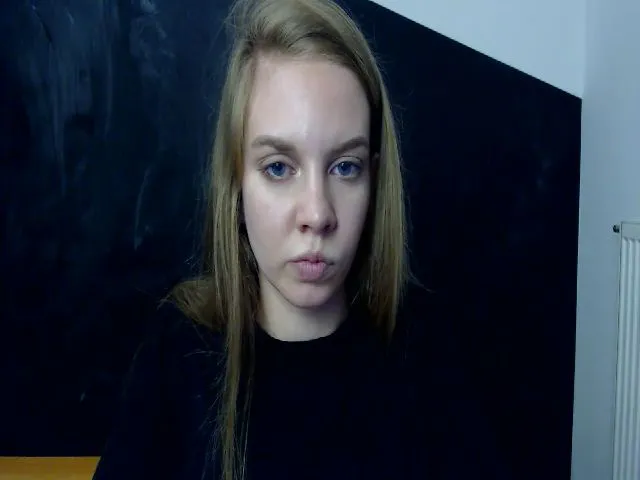 Live sex webcam photo for HappySecret_ #257099365