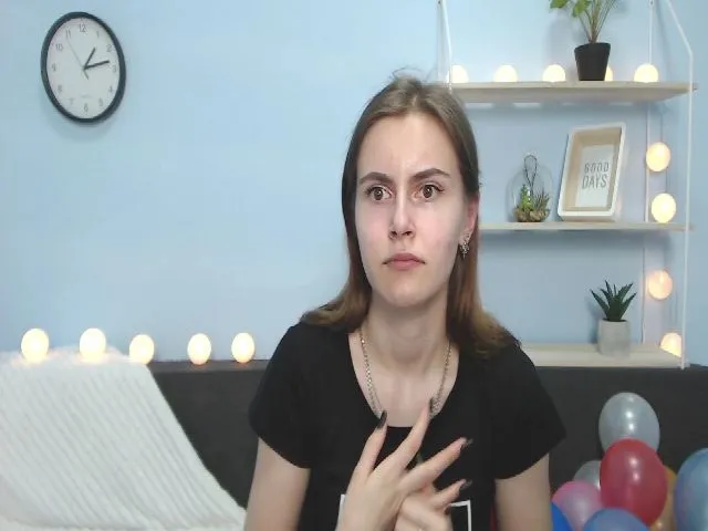 Live sex webcam photo for MollyTravis #252402584