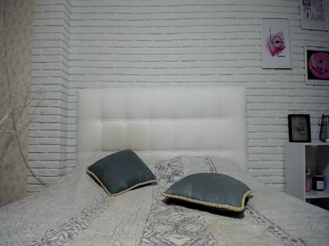 Live sex webcam photo for Malina_XXX #264224687