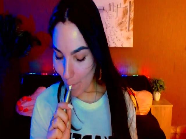 Live sex webcam photo for NataBorerro__ #260497382