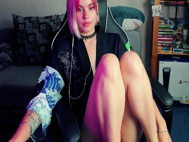 Live sex webcam photo for Sky_Drag0n #261943179