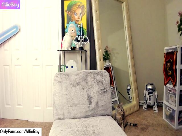 Live sex webcam photo for AllieBay #253594297