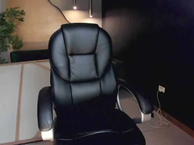 Live sex webcam photo for ChelseaMills #242392210