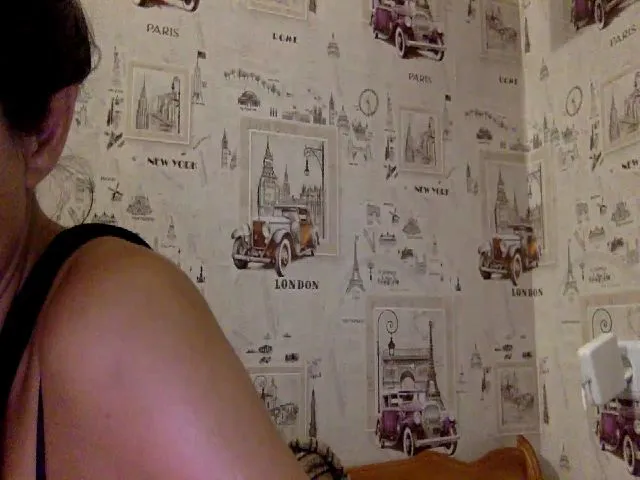 Live sex webcam photo for JolyBoss #254575110