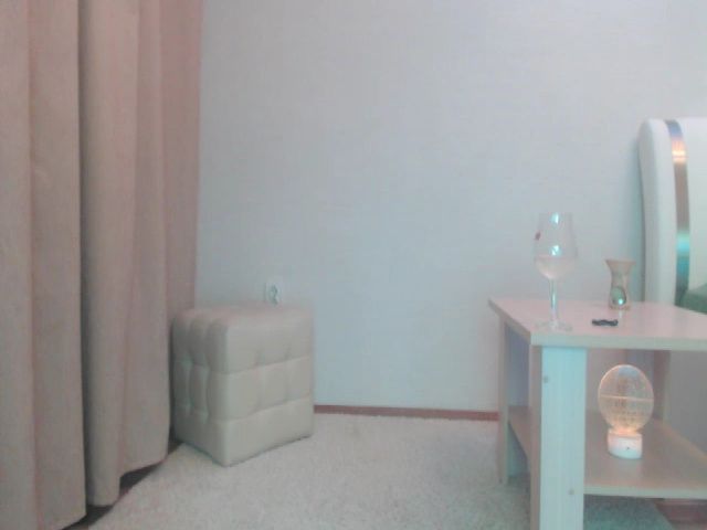 Live sex webcam photo for Minnie_94 #253579761