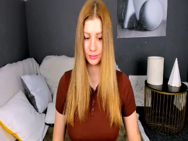 Live sex webcam photo for JuicyHelenX #263220088