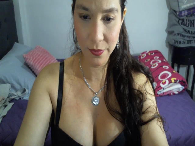 Live sex webcam photo for Sofiahenao #256399044