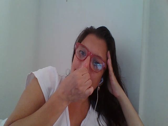 Live sex webcam photo for SweetLola01 #253221884