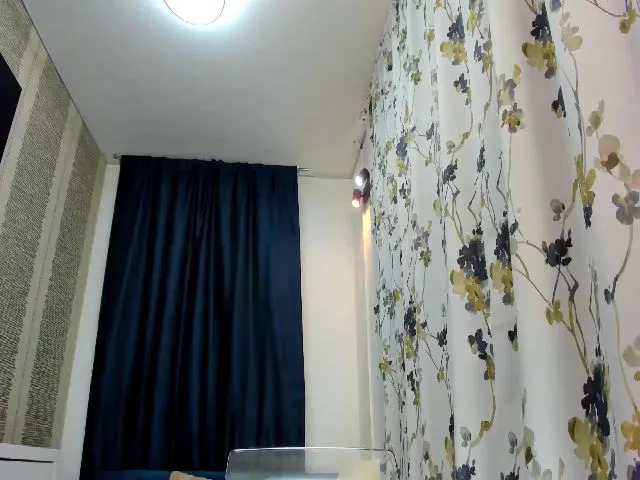 Live sex webcam photo for JessyJ_ #264157973