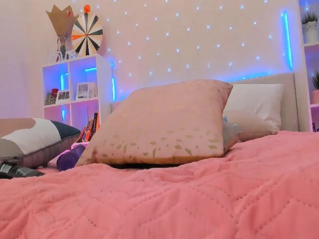 Live sex webcam photo for Karlee_Grey_ #253719989