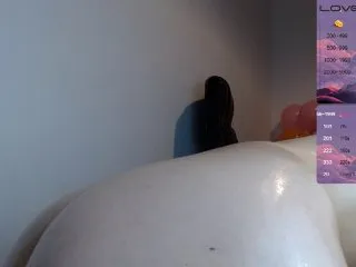 Live sex webcam photo for Evelyn7 #240672693