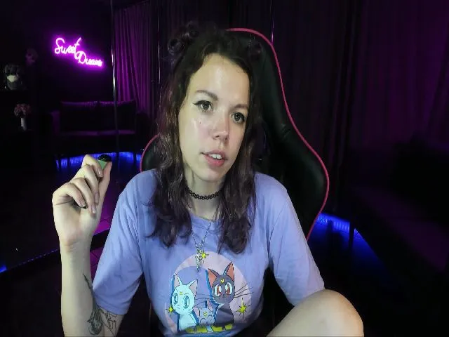 Live sex webcam photo for ClancyOsborne #254235481