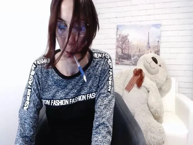 Live sex webcam photo for NicoleDevlin #260580498