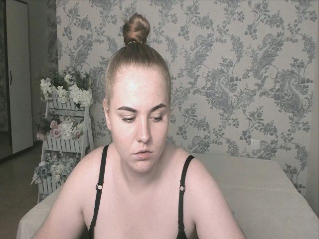 Live sex webcam photo for EllaBrix #254773831